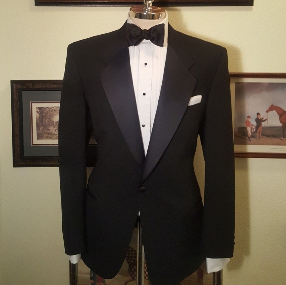Vintage Givenchy Dinner jacket 
Size 42R